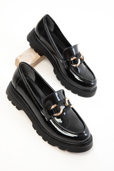 SOHO Черни дамски мокасини от кожа 20815