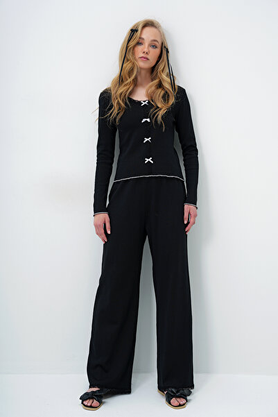 Trend Alaçatı Stili Damen-Pyjama-Set mit breitem Kragen und detaillierter Schleife in Dunkelschwarz, Bluse und Hose, ALC-X14069