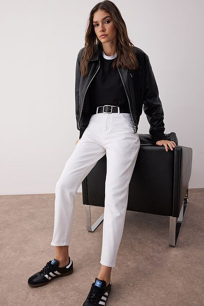 Trendyol Collection Blugi Mom albi cu talie înaltă - TWOAW24JE00076