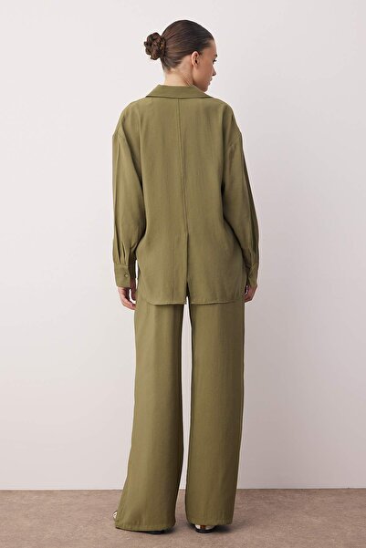 Trendyol Collection Khaki Oversize ing, rugalmas derékú nadrág, dupla szövésű alsó - felső szett TWOAW26AU00034
