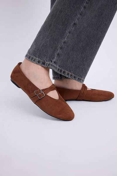 TRENDYOL SHOES Teen Taba Curea Înlăturabilă Suede Vârf Almond Mary Jane Balerini  
TAKAW26BE00006
