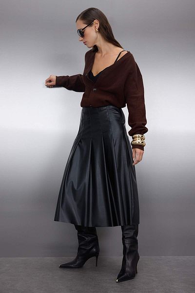 Trendyol Collection Black Faux Leather Pleated Midi Skirt Twoaw26Et00029