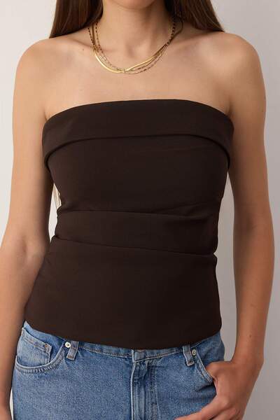 Trendyol Collection Καφέ στράπλες μπλούζα με ντραπέ υφασμάτινη TWOSS24BZ00348