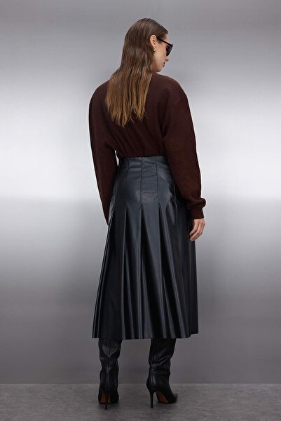Trendyol Collection Black Faux Leather Pleated Woven Midi Skirt Twoaw26Et00029