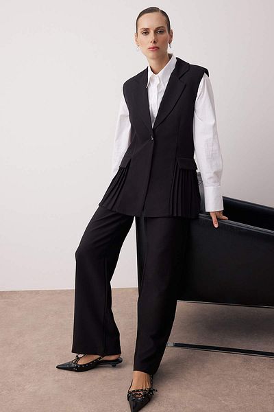 Trendyol Modest Black Ruffle Detailed Woven Bottom - Top Set Tctaw26Us00039