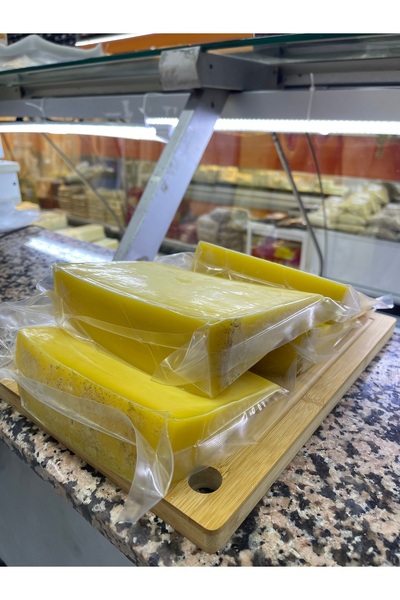 Peynirci Havva Kara Kars Eski Kaşar 1000 gr – Tam Yağlı Olgun