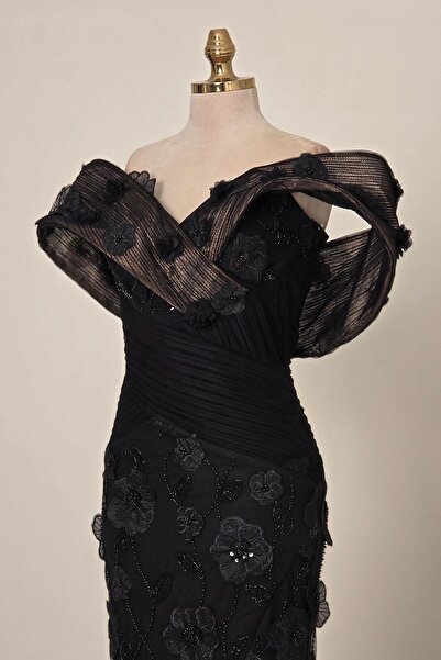 Yonca Moda Evi Siyah Madonna Yaka Tasarım Abiye 6055