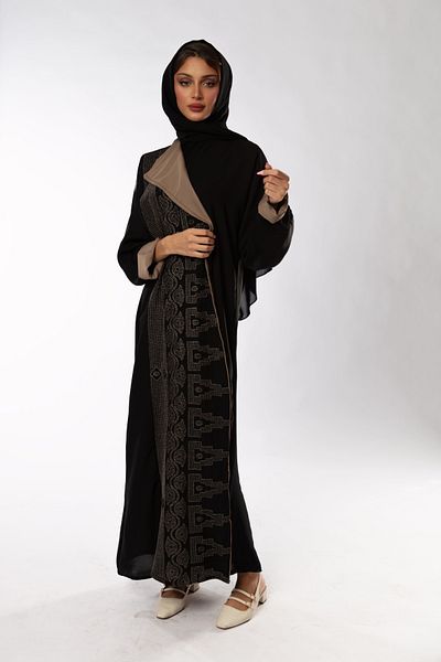 outline Black abaya with brown embroidery
