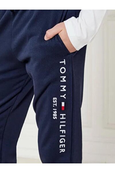 Tommy Hilfiger SAF PAMUKTAN ÜRETİLMİŞ UNISEX ESSENTIAL KOŞU PANTALONU ÇOCUK