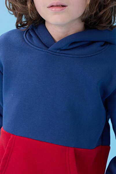Perendi Unisex Hooded Kangaroo Pocket Color Block Hooded Winter Sweatshirt - Indigo/Red