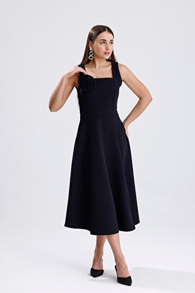 h hera giyim Kare Yaka Gül Detaylı Elbise - Siyah