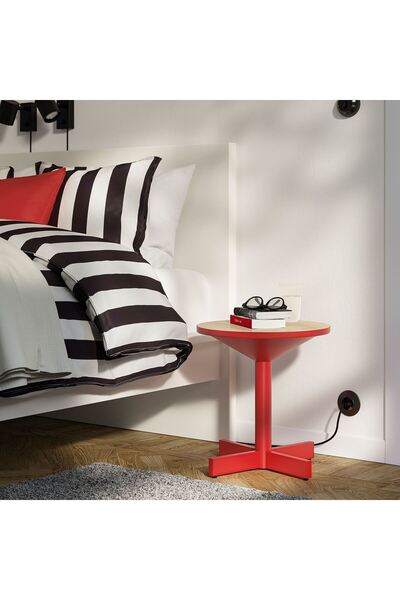 IKEA yan sehpa, çam-kırmızı