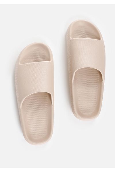 Colin's Women's Beige Slippers