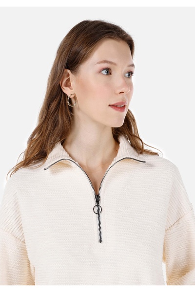 Colin's Regular Fit Fermuarlı Jakarlı Kadın Ekru Uzun Kol Tişört
