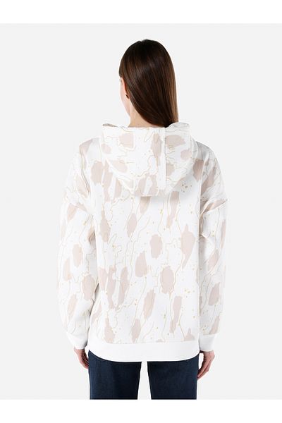 Colin's Comfort Fit Women's White Sweatshirt