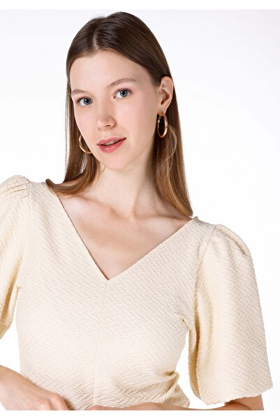 Colin's Slim Fit V-Neck Απλό γυναικείο εκρού κοντομάνικο μπλουζάκι