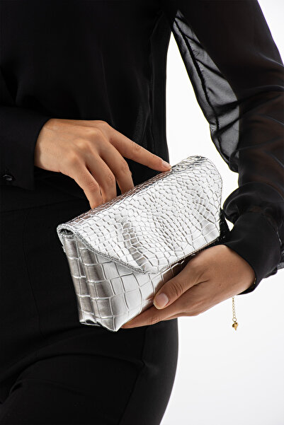 vagues Geantă de mână și de umăr pentru femei Krok Clucth Jake cu curea lungă argintie