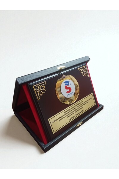 TUNA REKLAM Siyah Deri Kutulu Kirmizi Kenar Detaylı Ahşap Plaket