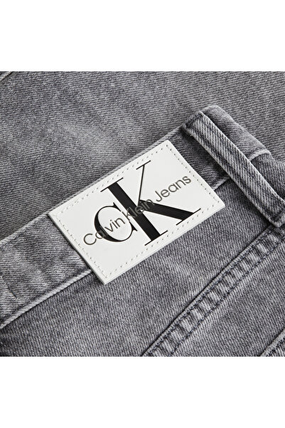 Calvin Klein MOM SHORT