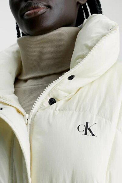 Calvin Klein Kadın Göğüste Marka Logolu İmza Dokulu Bel Kemerli Fermuar Ve Çıt Çıt Düğmeli Yırtmaç