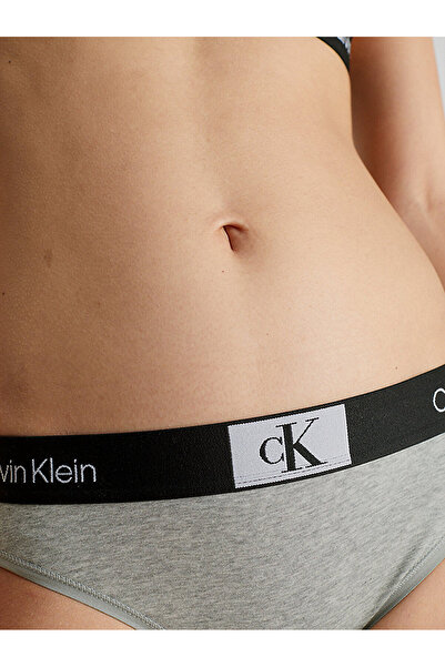 Calvin Klein Kadın Calvin Klein İmzalı Elastik Bantlı Gri Külot 000QF7222E P7A
