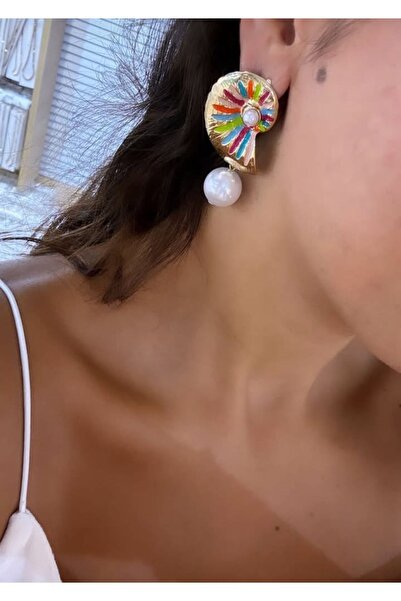 mos&more Gold Seashell Oyster Color Earrings