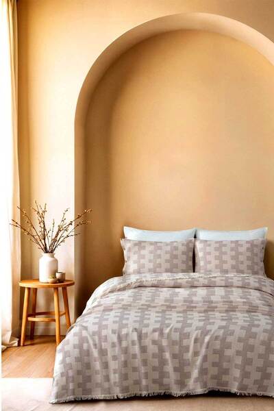 Cottonest Pike Bedspread Set with Two Pillows Fringed