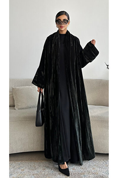 outline Multi-fabric winter abaya with an A-line design and luxurious olive velvet