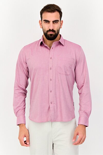 Kenneth Cole قميص رجالي مطرز بشعار بأكمام طويلة وياقة منتشرة، لون أرجواني