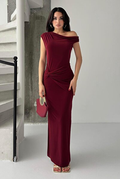 Serica Moda Bordo Düşük Omuz Asimetrik Yaka Elbise
