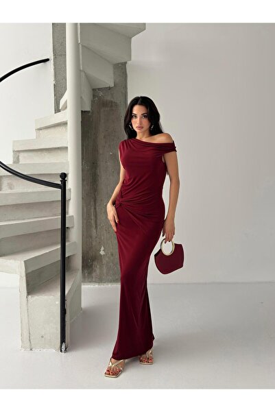 Serica Moda Bordo Düşük Omuz Asimetrik Yaka Elbise