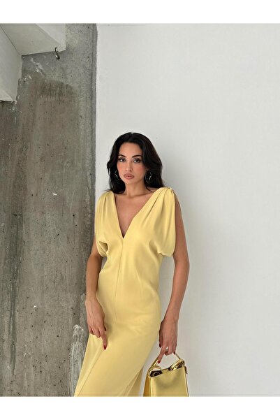 Serica Moda Yellow Shoulder Buckle V-Neck Midi Dress
