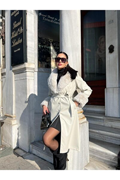 Göker Life Design Coat with Sleeve and Collar Detail