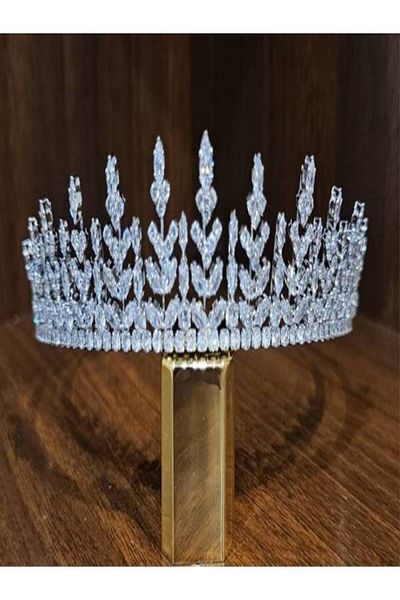 Generic Medium zircon crown with luxury box