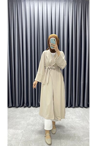 Minharir Șapcă din crep cu detaliu de curea