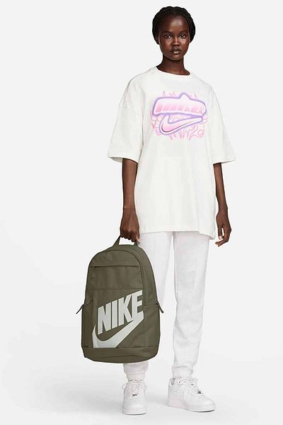 Nike Backpack and School Bag Width: 46 Cm, Length: 30 Cm, Depth: 13 cm