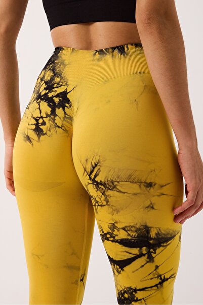 cervus Batik Pattern Seamless Stretchy and Recovery Push-Up Sports Leggings