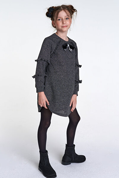 SheShe فستان بناتي محبوك باللون الفضي