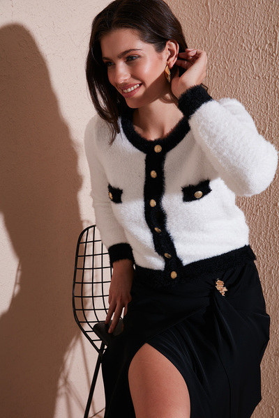 Lela Cardigan din tricotat cu pene, cu nasturi, cu decolteu crew, cu o formă premium, CARDIGAN 680HI00549