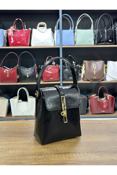 VICTORIA SHINE حقيبة كروس مغلقة 3102 زينا باللون الأسود