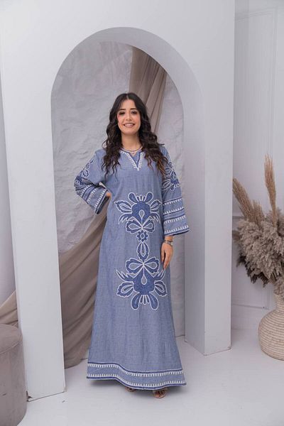 AFandina Linen jalabiya with delicate details that add a touch of luxury A-386