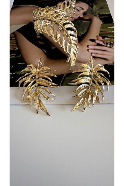 Finery by Nerrs Zr Model Areka Leaf Earrings