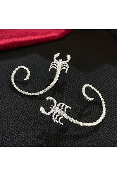 seltuğ Gothic Punk Scorpion Ear Earrings