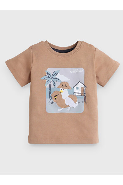 Victor and Jane By Styli Boys Patch Graphic T-Shirt and Shorts Set