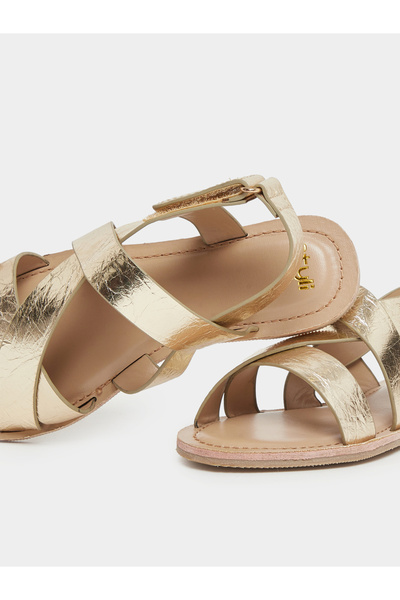 Styli Solid Buckle Detail Flat Sandals