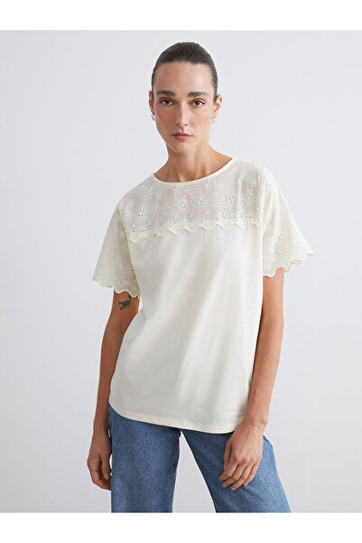 LC Waikiki بلوزة نسائية مطرزة بياقة روبا من UZG STORE للنساء الأنيقات