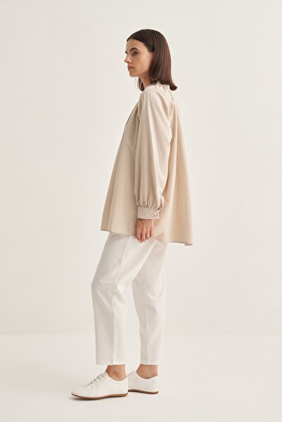 EBU Prive Γυναικεία μπλούζα με λαιμόκοψη από ποπλίνα μπεζ