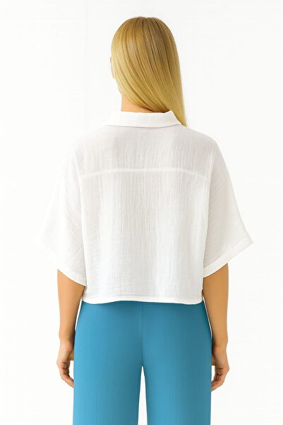 enmodaiçgiyim Λευκό 100% βαμβακερό ύφασμα μουσελίνας Γυναικείο καλοκαιρινό πουκάμισο με μανίκια με κουμπιά – άνετη και κομψή καθημερινή μπλούζα