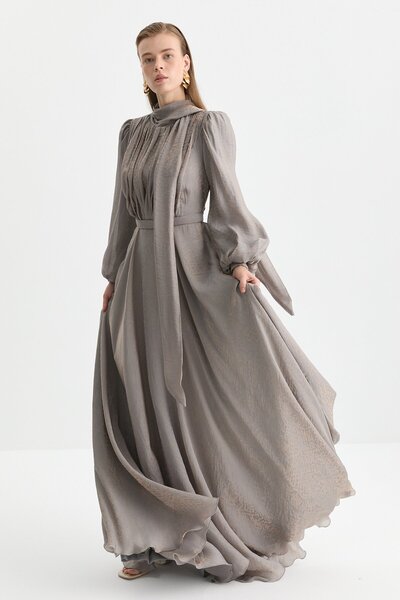 Nihan Yaka Detaylı Jakar Abiye Gümüş