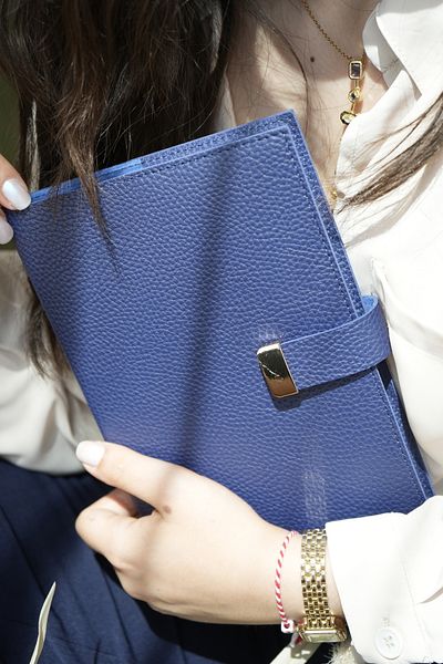 Victoria's Journals Executive Vegan Leather Notebook. A Five. 100 Grams. 240 Sheets. Edge Gilded Navy Blue
